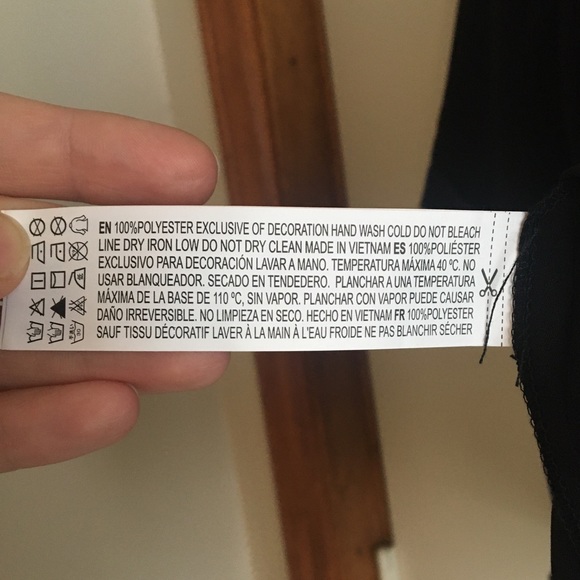 Forever 21 Collared Cropped Short Sleeved Blouse - Picture 4 of 4